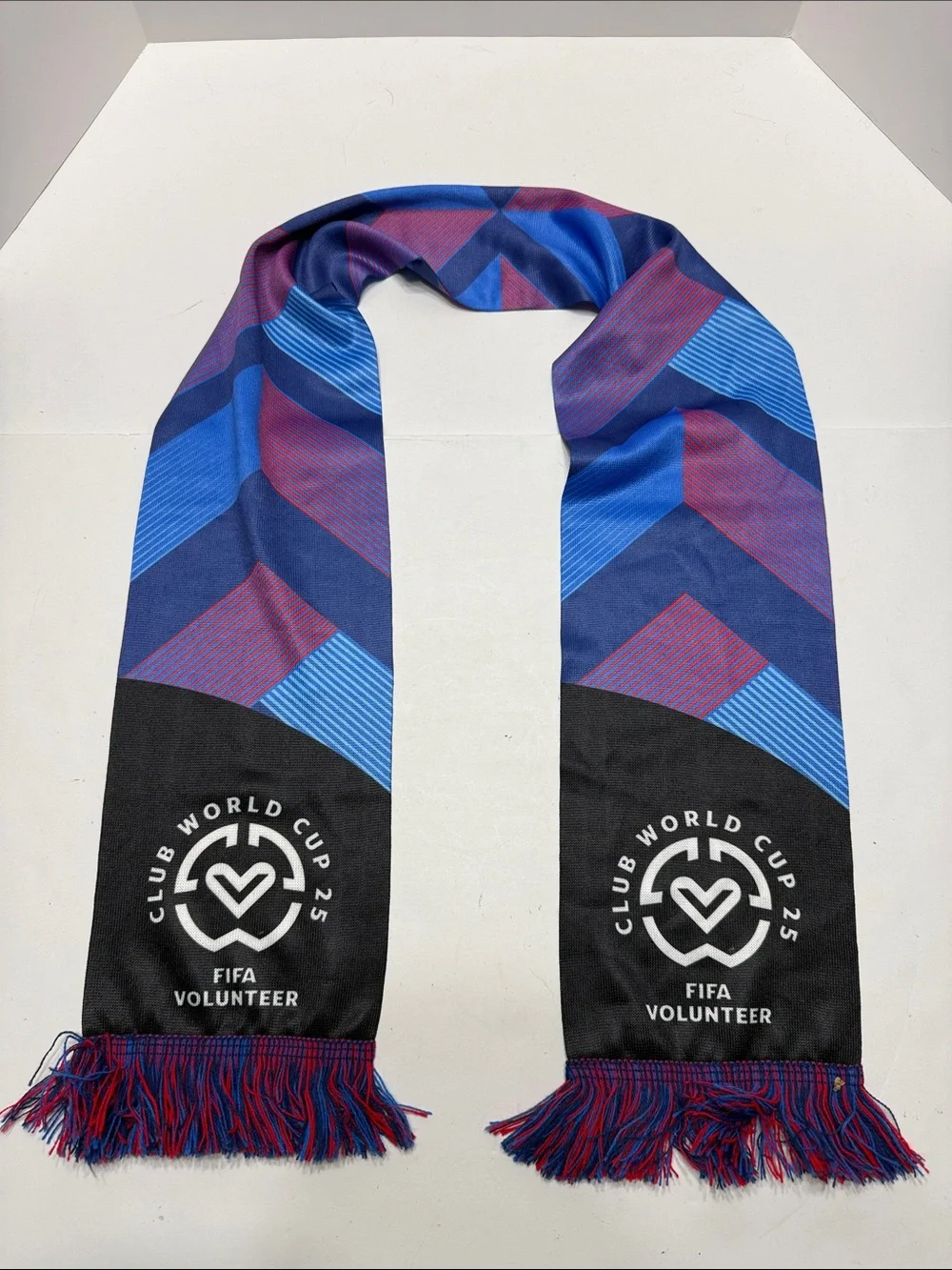 Club World Cup 25 FIFA Volunteer Scarf in Blue & Purple